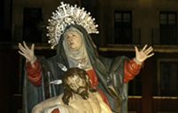 XIII Estación: Jesús en brazos de su Madre