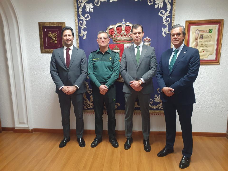 Cofradía del Dulce Nombre de Jesús Nazareno - Visita protocolaria a la Guardia Civil