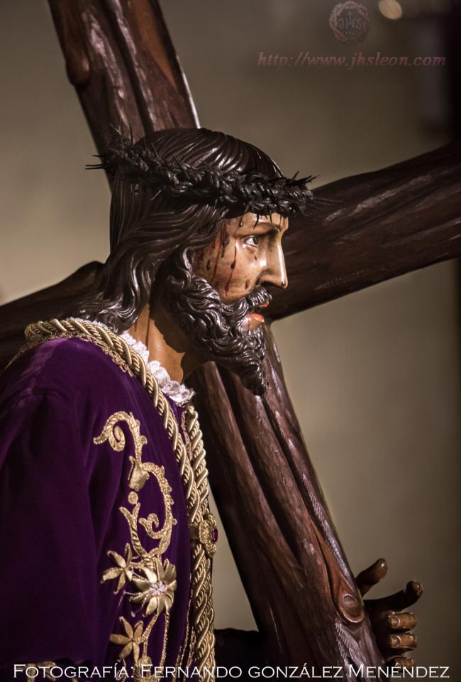 JHS - Devoto besapié 12