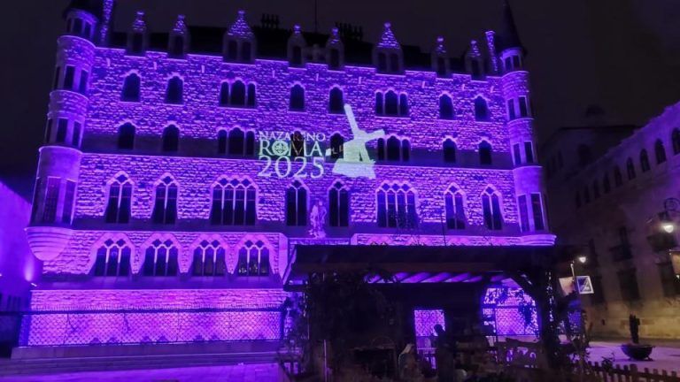 Cofradía del Dulce Nombre de Jesús Nazareno - palacio de Gaudí